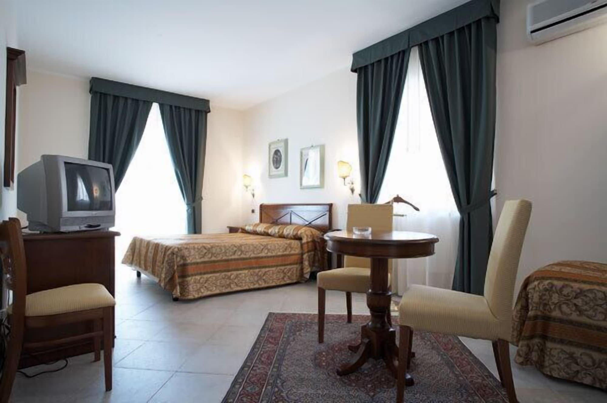 Hotel Delle Palme Фальконе Экстерьер фото