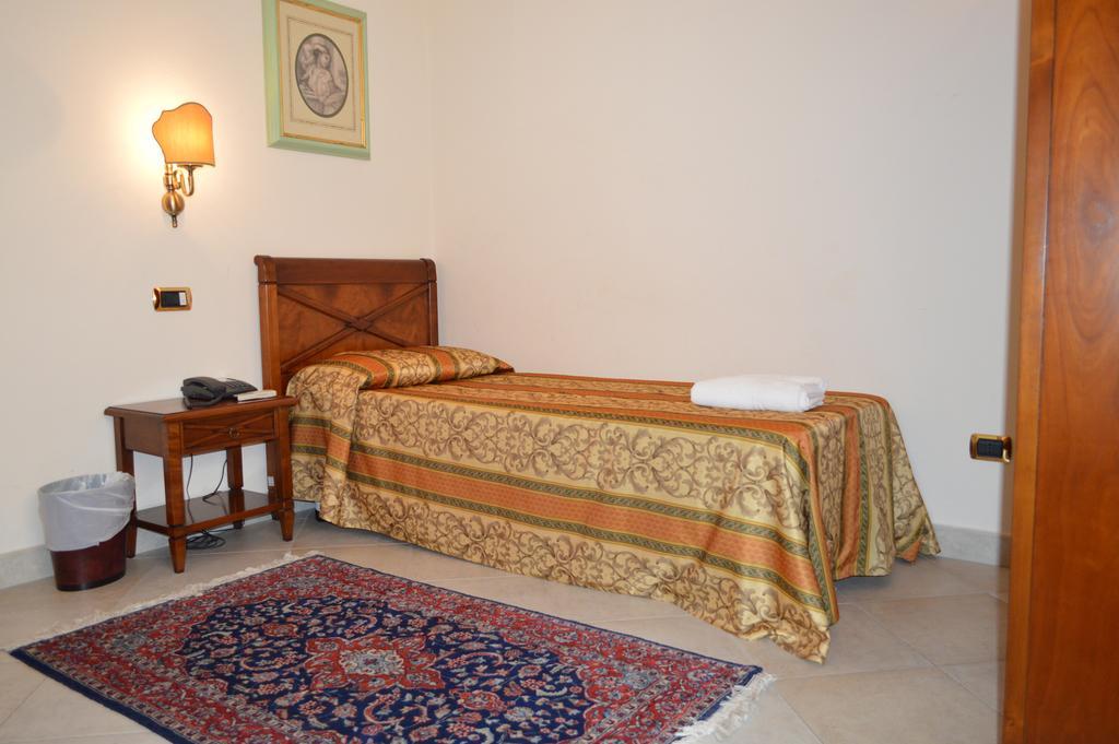 Hotel Delle Palme Фальконе Номер фото