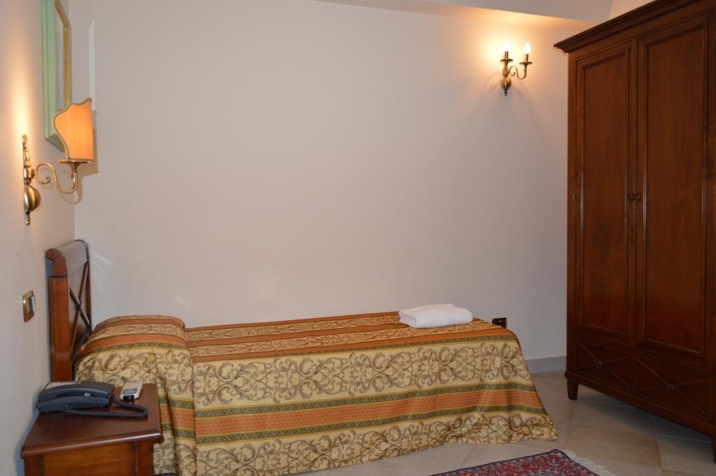 Hotel Delle Palme Фальконе Номер фото