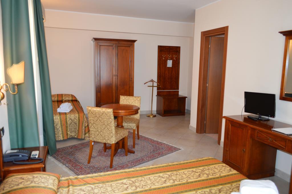 Hotel Delle Palme Фальконе Номер фото