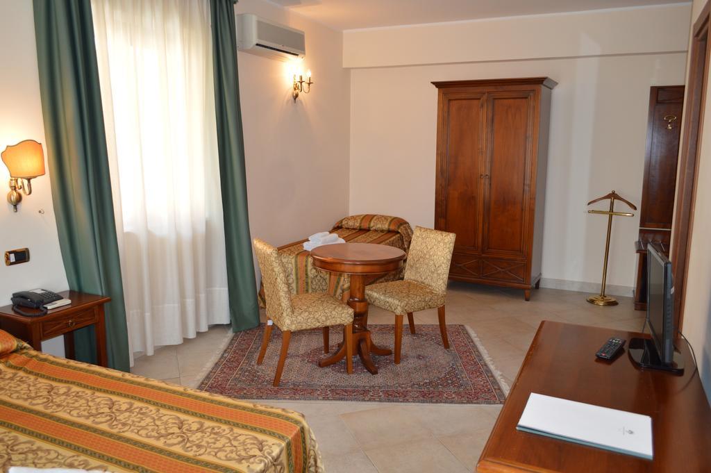 Hotel Delle Palme Фальконе Номер фото