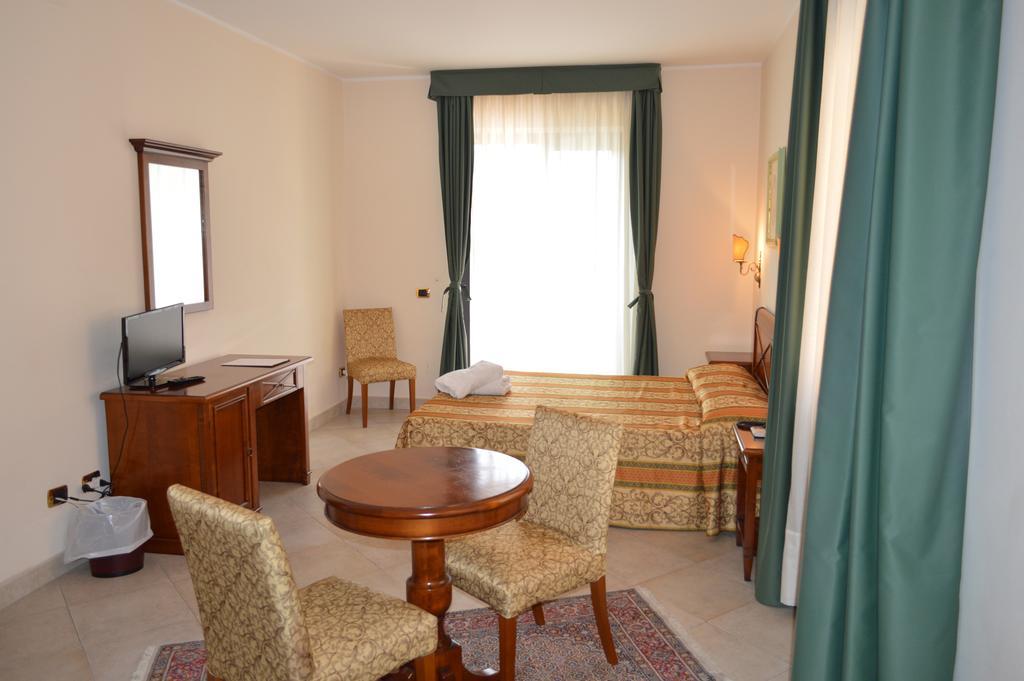 Hotel Delle Palme Фальконе Номер фото