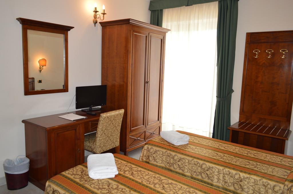 Hotel Delle Palme Фальконе Номер фото