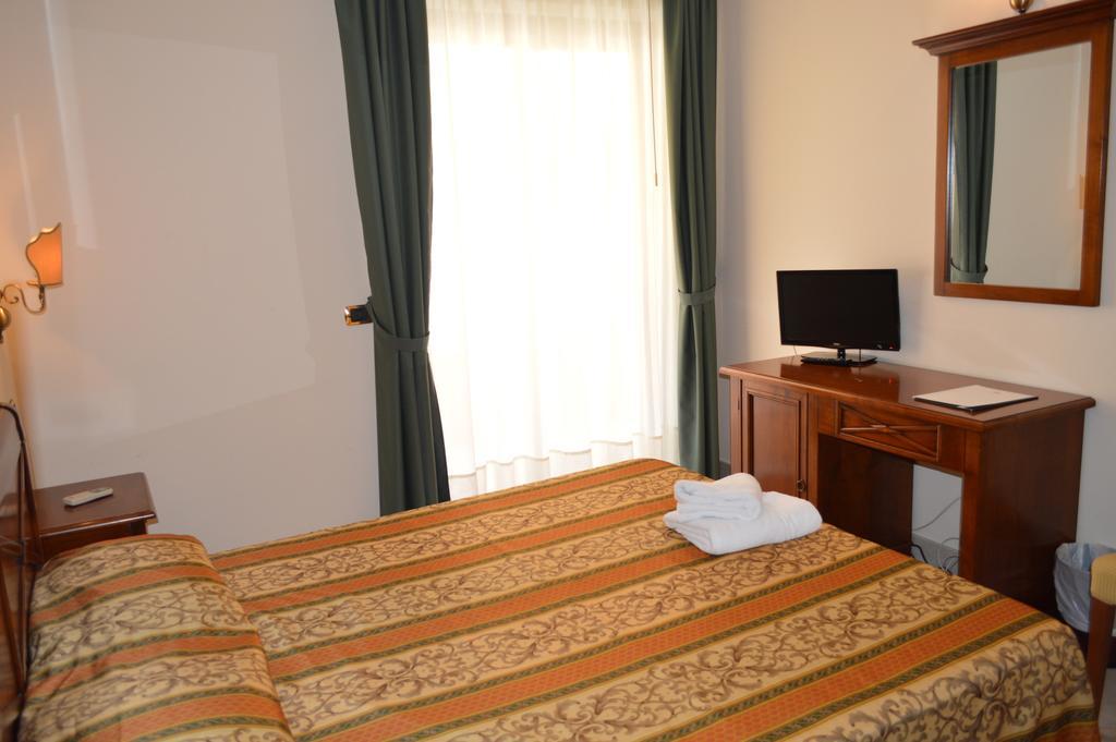 Hotel Delle Palme Фальконе Номер фото